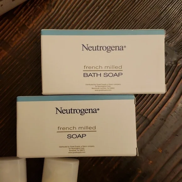 BATH & body works cosmetic bag plus extra - Picture 4 of 5